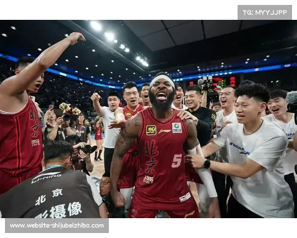 周琦社媒晒前场篮板表现 艾特翟晓川盛赞这小子真行 周琦社媒晒前场篮板表现 艾特翟晓川盛赞这小子真行